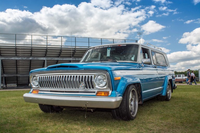 This Jeep Has A HEMI, Autocrosses And Runs 10.30s. It Tows, Too.